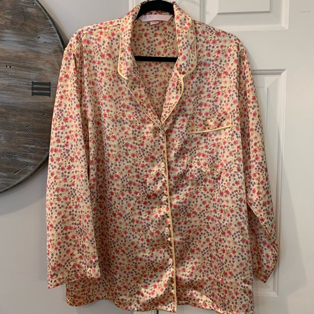 Victoria’s Secret Vintage Satin Pajama Top sz L